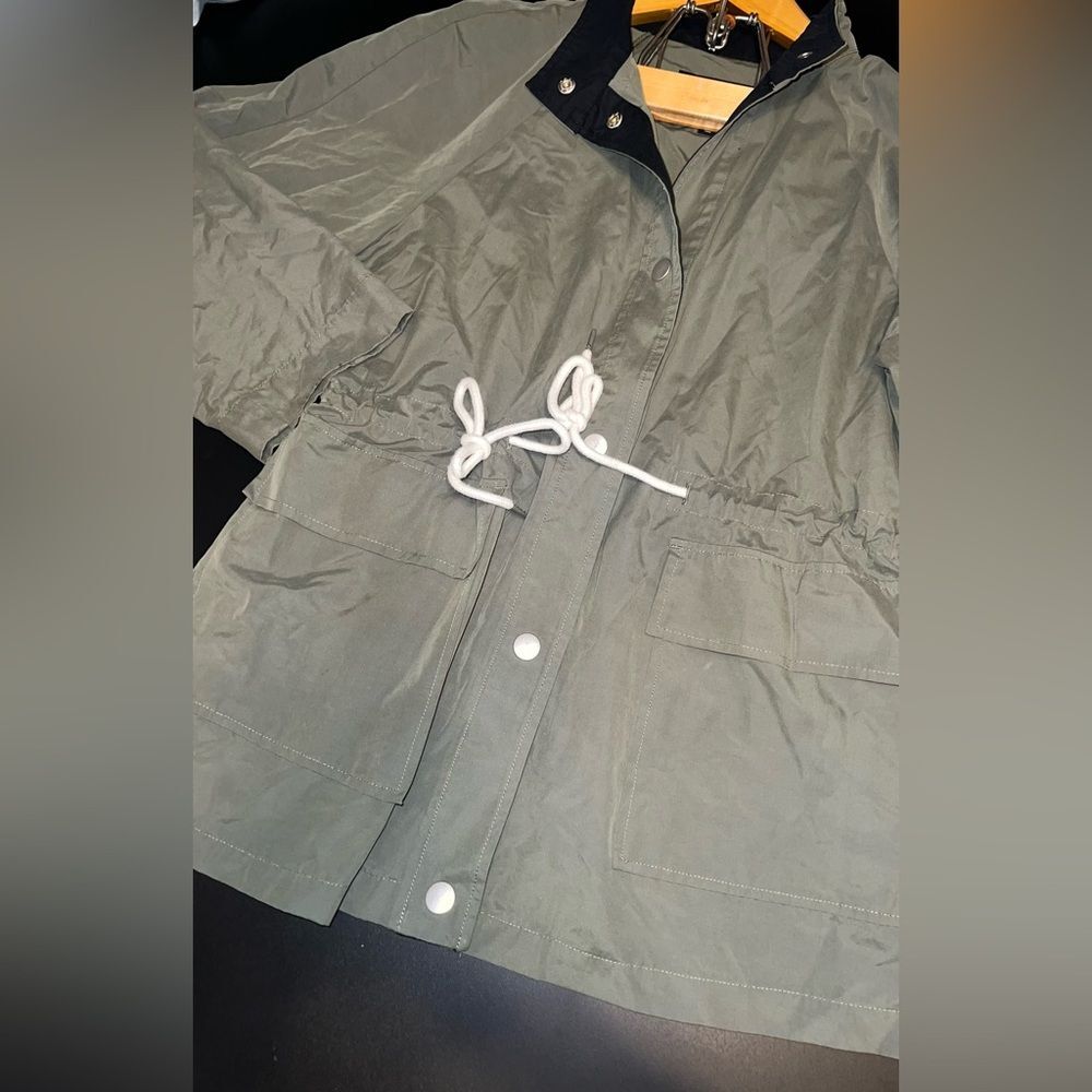 WHO WHAT WEAR Green Duo Button Snap Utility Anorak Jacket Size Medium NWOT